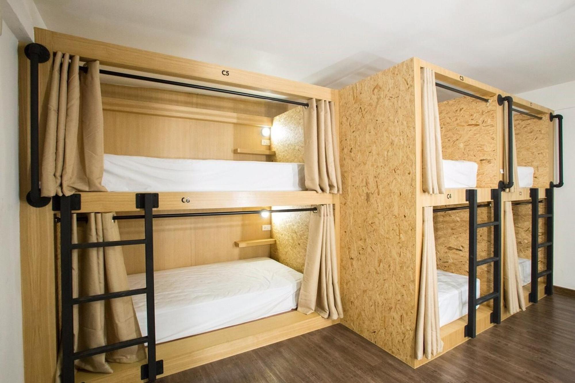 Vestique Hostel Чиангмай Екстериор снимка
