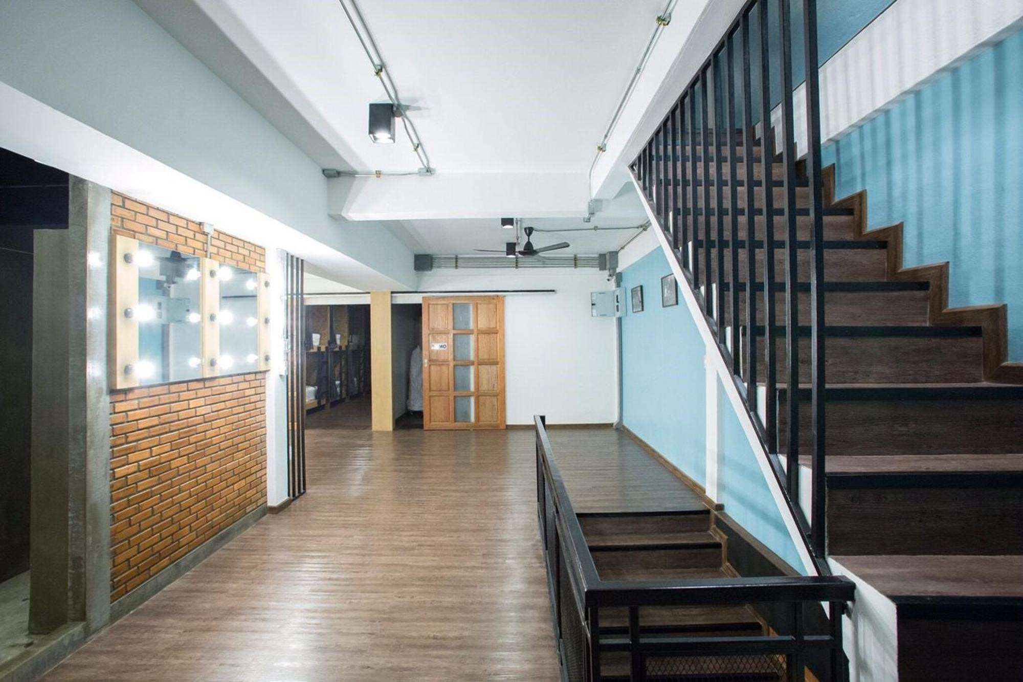 Vestique Hostel Чиангмай Екстериор снимка