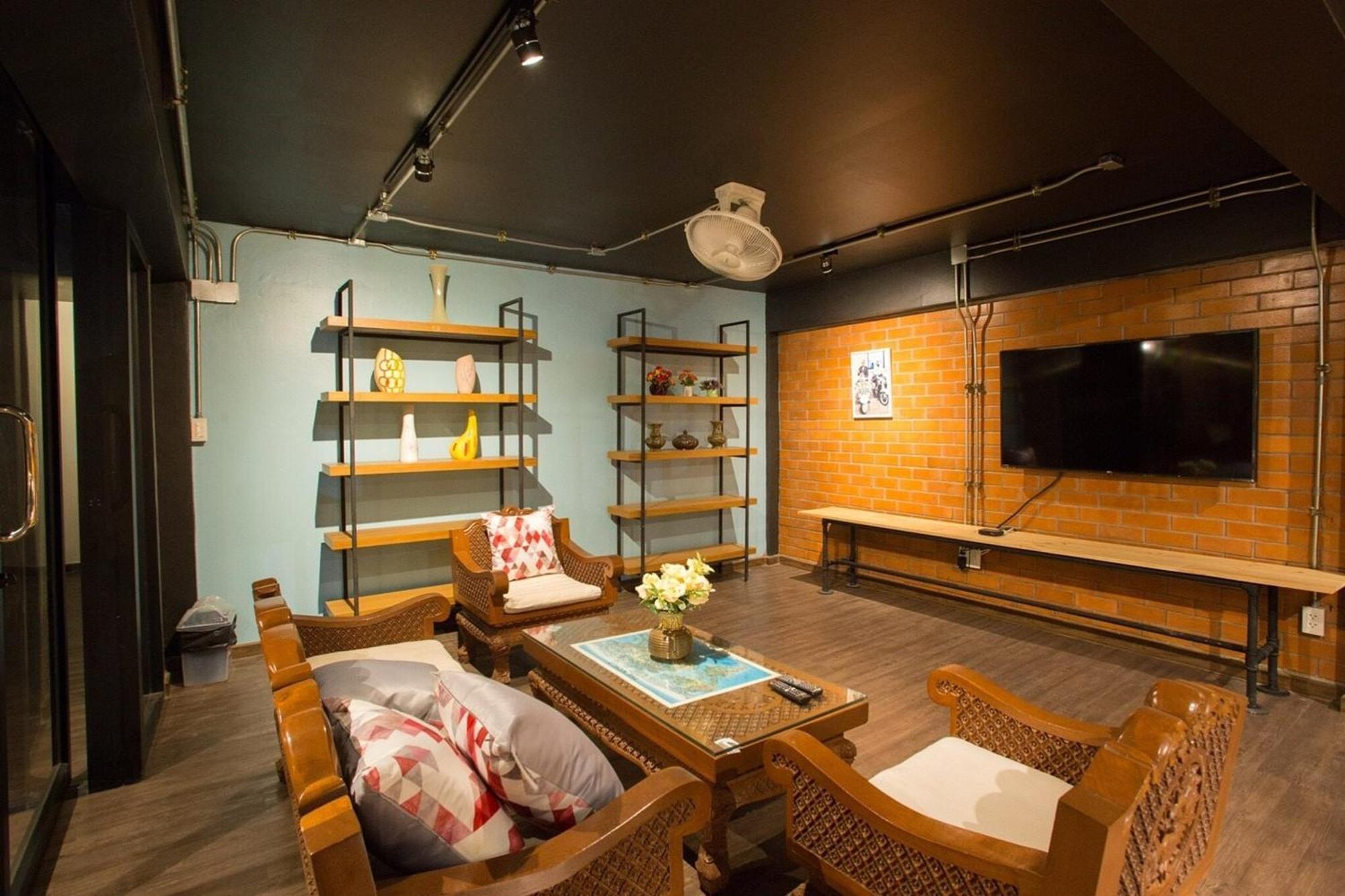 Vestique Hostel Чиангмай Екстериор снимка
