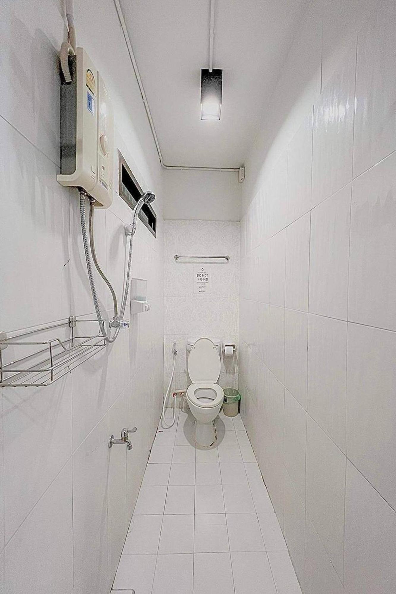 Vestique Hostel Чиангмай Екстериор снимка